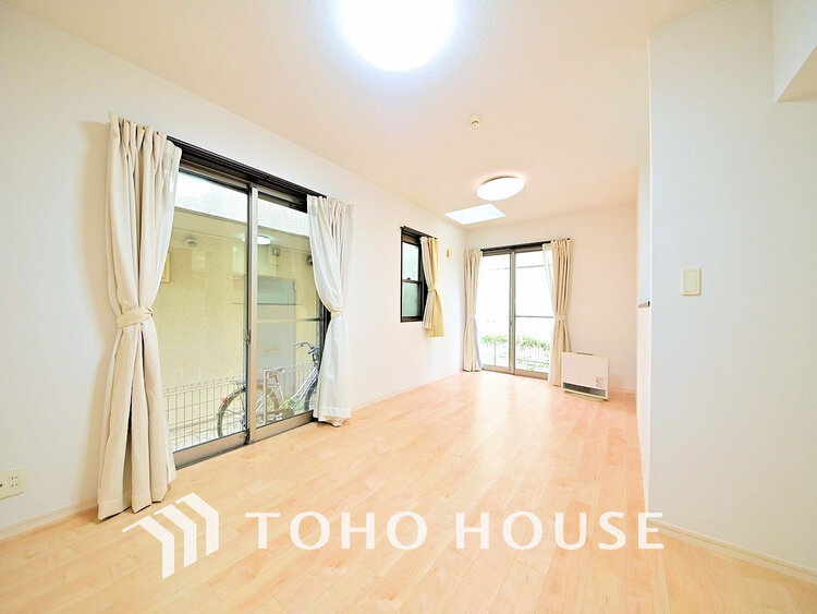 内装 家族みんなが爽やかに過ごせるように、光をたっぷり取り込んだLDK