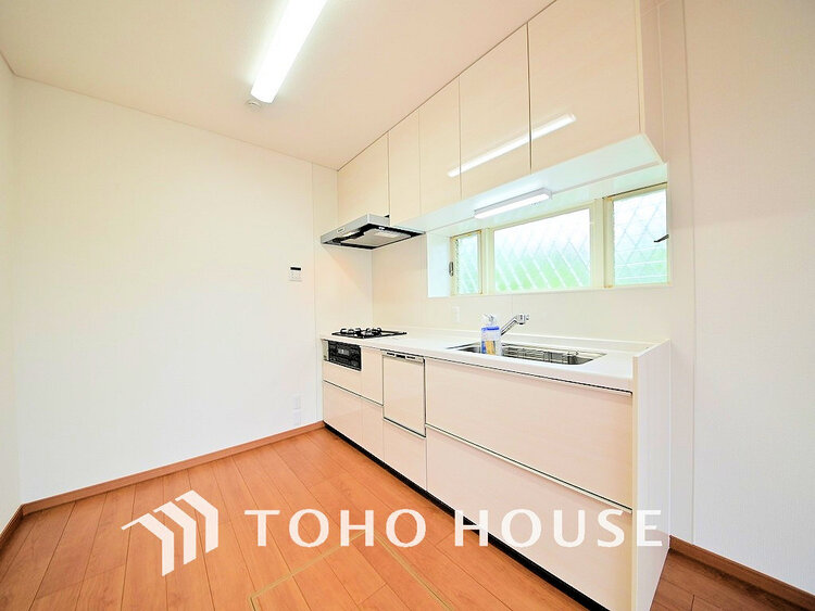 キッチン シンプルな部屋の雰囲気に溶け合うナチュラルキッチン