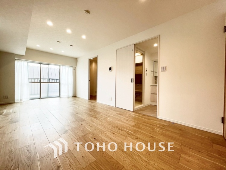 内装 【LIVING】◆煌びやか◆愛おしい家族との団欒の時間をより一層幸せなものに感じさせる煌びやかなLDK。輝かしい毎日が待っています。