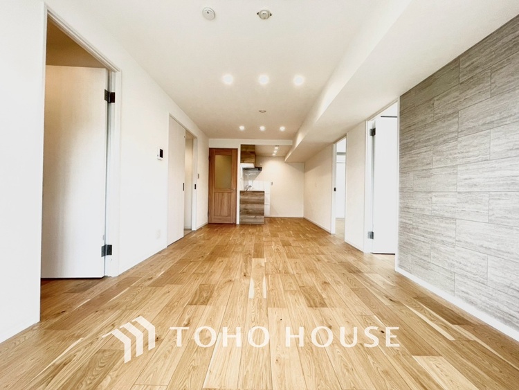 内装 【LIVING】◆陽光◆が差し込む。この開放的なLDKに家族の笑顔が集う。家族が一緒に過ごす空間は明るく、そして居心地よく。