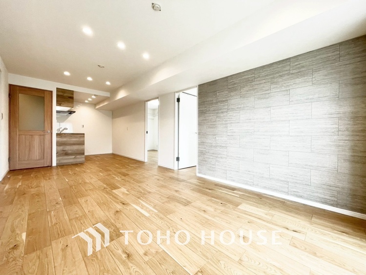 内装 【LIVING】◆扉を◆開くとこの景色。家族の”おかえり”の声が聞こえてきそう。