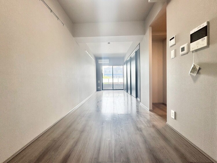 居間 居心地の良い空気感は、暮らしのステージを彩り、心からのやすらぎと満足感を与えてくれます。