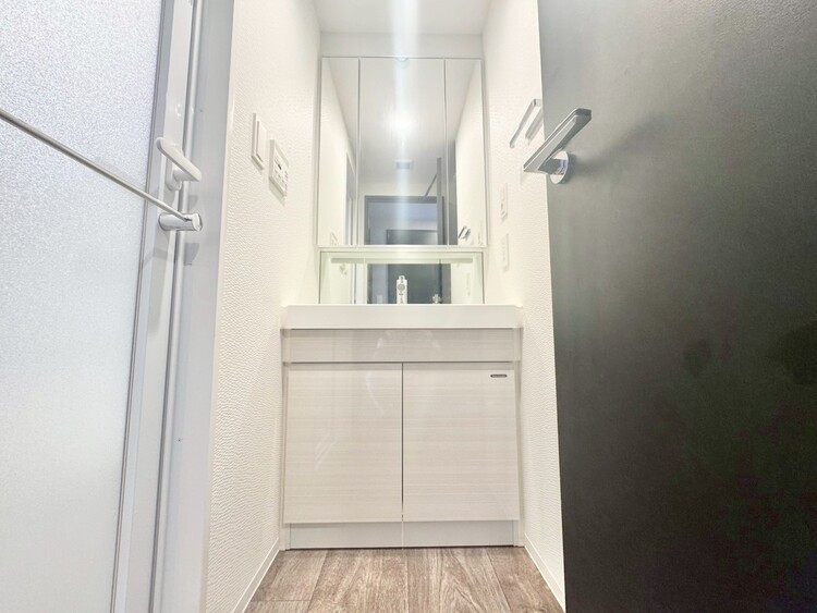 洗面 何かと物が増える場所だからこそ、スッキリと見映えの良い空間に。