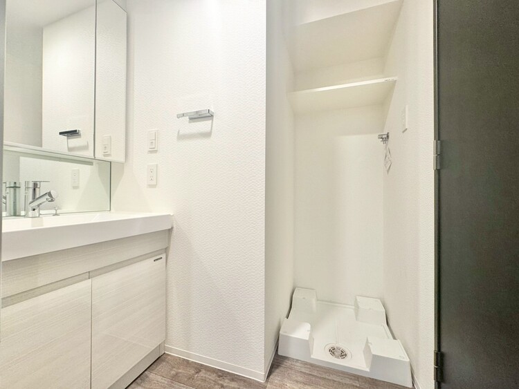 洗面 清潔感と心地よさを重視した、上質感漂うパウダールーム。