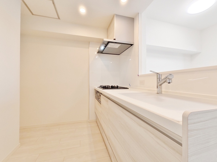 キッチン スマートな意匠と充実の機能を備えたキッチンが、暮らしにおいしい彩りを添えます。