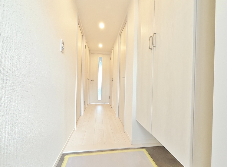 玄関 シューズボックスを完備した玄関です。