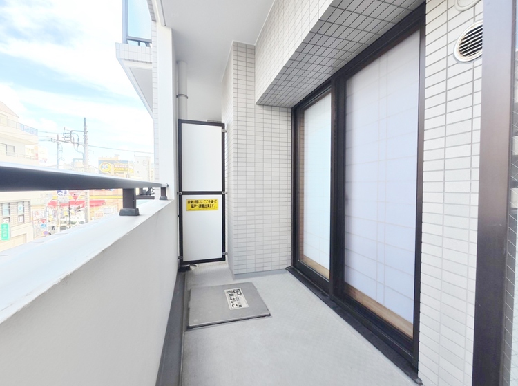 バルコニー 暮らしの中で、光と風を演出してくれるバルコニー。