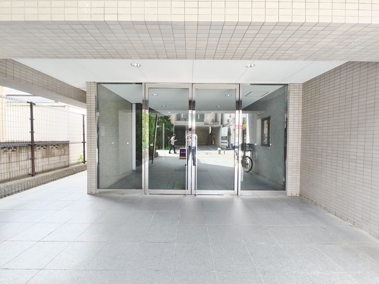 エントランス 外と内をつなぐエントランスは、まさに顔となる場所。