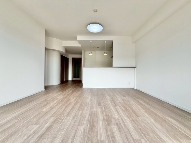 居間 飾り過ぎないシンプルな内装と偏り過ぎないデザインで統一しました。