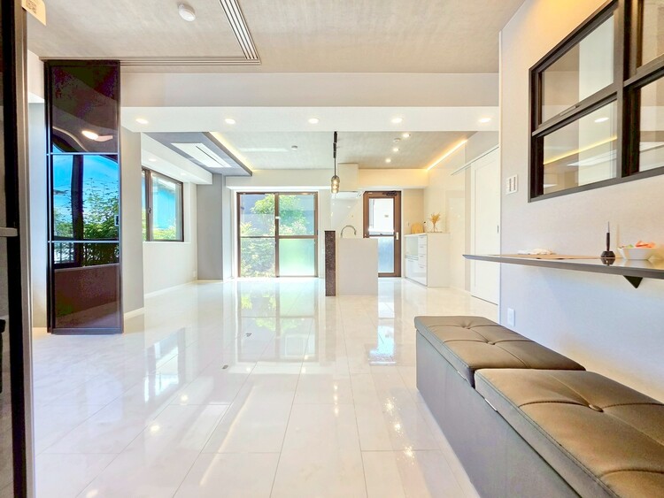 居間 豊かな居住性と、安心感を満たすクオリティが見事に調和した住空間。