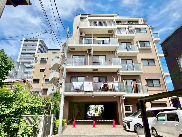 外観 資料には掲載していない情報が、現地にはたくさんあります。是非一度、現地をご確認ください。