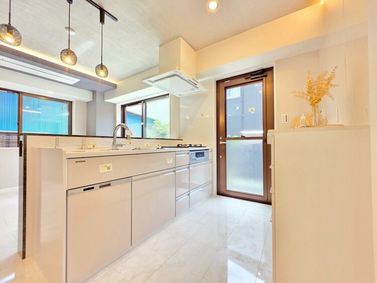 キッチン 洗練されたスタイリッシュなデザイン性と使いやすさを備えた仕様。