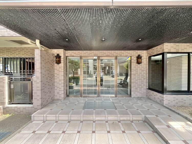 エントランス 外と内をつなぐエントランスは、まさに顔となる場所。