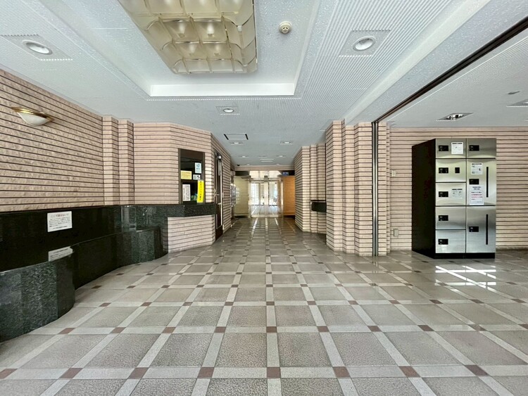 エントランス エントランス内部は、管理が行き届き清潔な共有スペースとなっています。