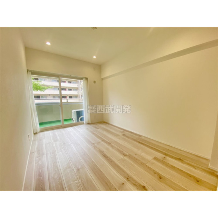 内装 明るい部屋はそれだけで気分が晴れやかになりますね。