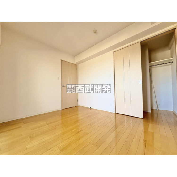 内装 各居室に収納が設置されているので生活空間が広く使えます。