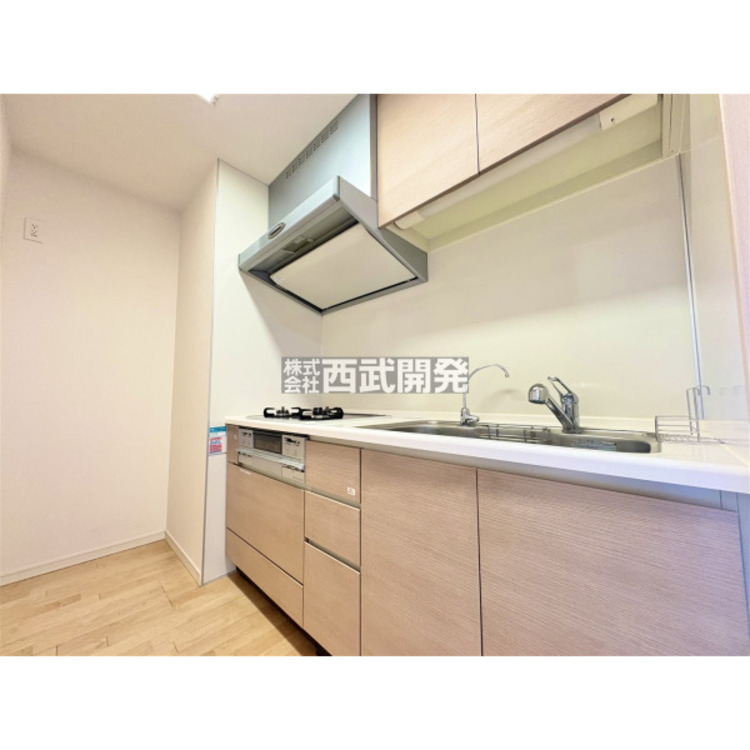 キッチン 料理しやすい広さのシステムキッチン。ご家族皆さまで、料理を楽しみましょう。