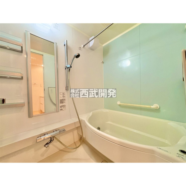 風呂 バスルームは換気乾燥暖房機能を備えています。バスルームは一日の疲れも癒してくれます。