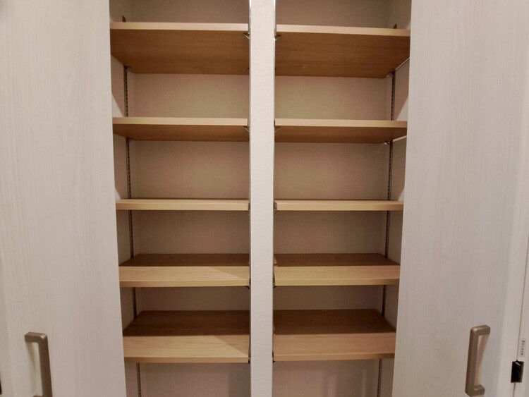 その他 収納スペースが付いていて、お部屋を広く使っていただけます。