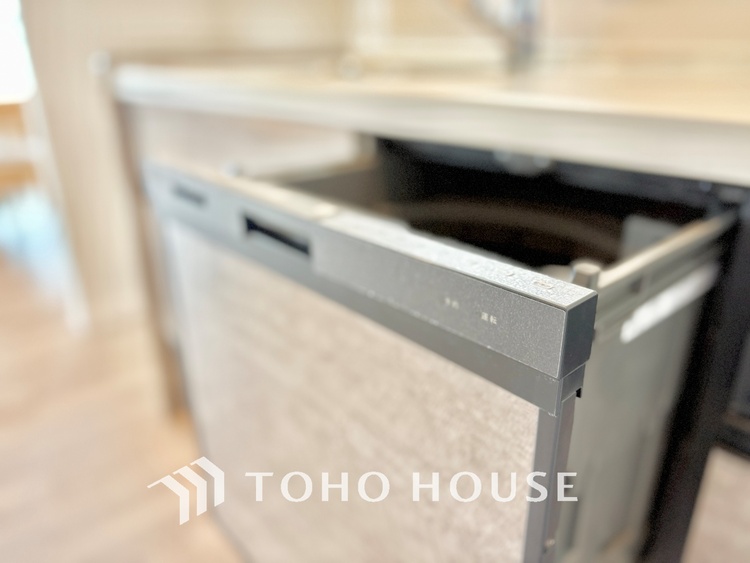 キッチン ◆食洗機◆お子様の面倒を見れる時間が増え時短になります。加えて手荒れも防げてしかも節水が高い為、大変人気があり重宝します。