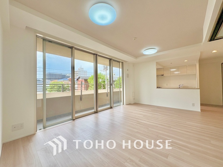 内装 「想像していた以上に広い」が写真を撮っているときの感想です。家事動線に配慮したプランによりご家族がくつろげる明るく広い空間が確保できました。