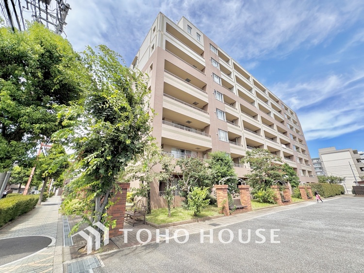 外観 漂う上質な空気感、マンションに入れば「おかえりなさい」と笑顔で迎えてくれるエントランス。最良の心配りを感じるマンションでした。