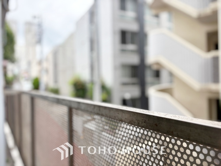 その他 【BALCONY】◆BLUE SKY◆自然の心地よさに包まれる。大開口の外に広がるのは爽やかな青空。