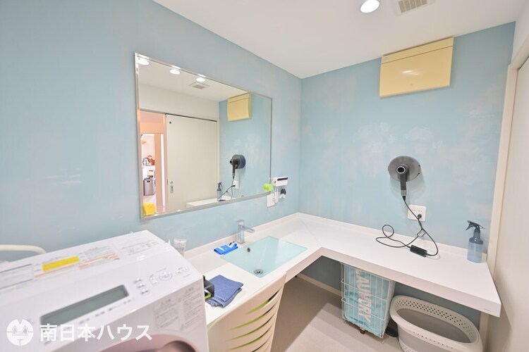 その他 【洗面所】L字型の広々カウンター付き洗面台です！