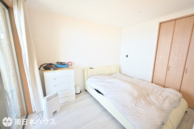 内装 【洋室】全居室に収納完備！室内程度良好です！