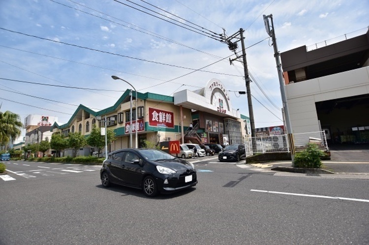 周辺 ニシムタ与次郎店【ニシムタ与次郎店】鹿児島市与次郎1丁目にあるホームセンターです。営業時間　7：00〜21：00 徒歩 約14分（約1060m）