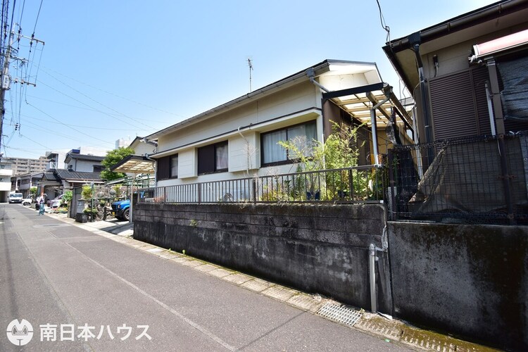 外観 南西向き道路【敷地面積94.94m2(28.71坪)】駐車1台！
