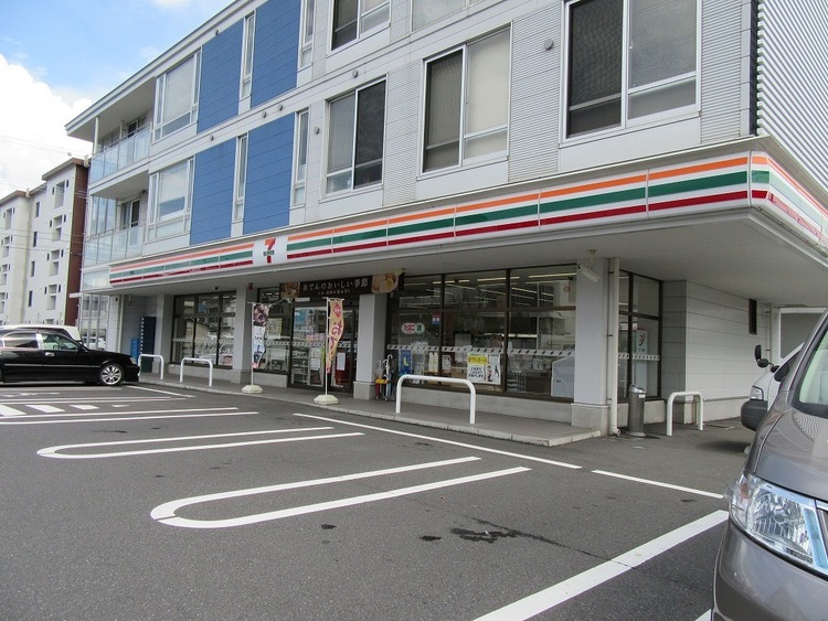 周辺 セブンイレブン紫原3丁目店【セブンイレブン紫原3丁目店】鹿児島市紫原3丁目にあるコンビニです。 徒歩 約7分（約500m）