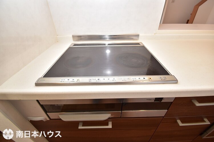 その他 【IHクッキングヒーター】3口のコンロにグリル付きです♪