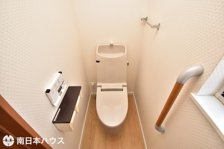 その他 【1階トイレ】温水洗浄便座機能付きのトイレです！