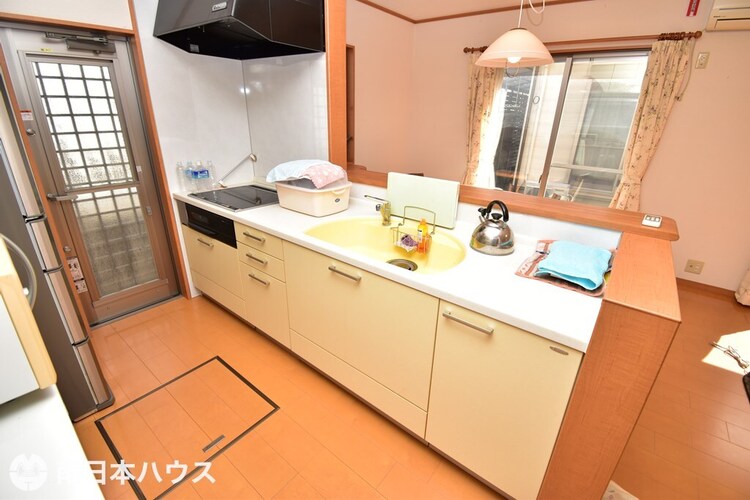 キッチン 【キッチン】IHクッキングヒーターを備えたカウンターキッチンです♪リビングを眺めながら家事ができます♪