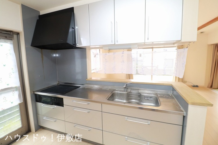 キッチン 【キッチン】カウンターキッチンで、家族の笑顔を見守りながら調理できます！