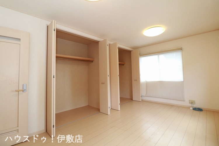 内装 【2F洋室】クローゼットが2ケ所あり、収納豊富です！