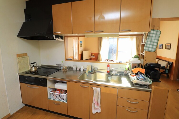 キッチン 【キッチン】カウンターキッチンで家族の笑顔を見守りながら調理できます