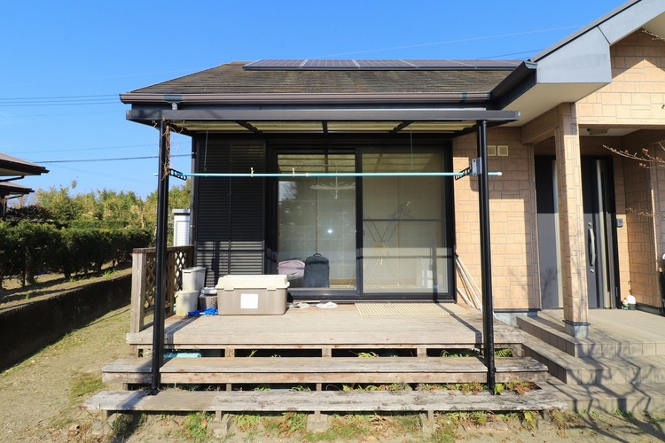 その他 【ウッドデッキ】サンルーフ付のウッドデッキ！洗濯物を干すことも可能です