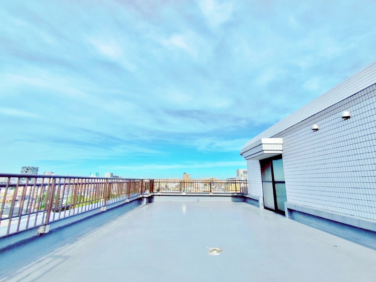 バルコニー 暮らしの中で、光と風を演出してくれるバルコニー。