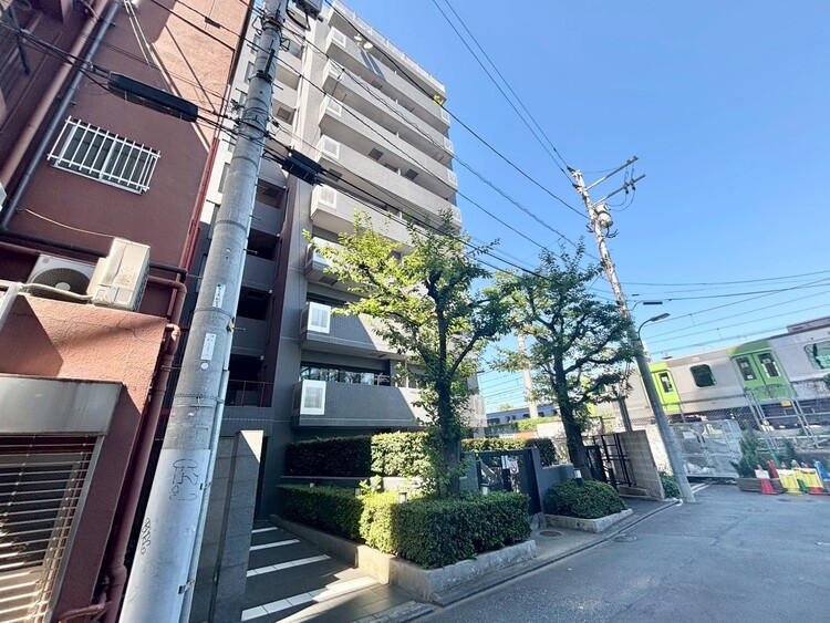 外観 現地に足をお運びいただいた際には、周辺散策などをお勧めいたします。