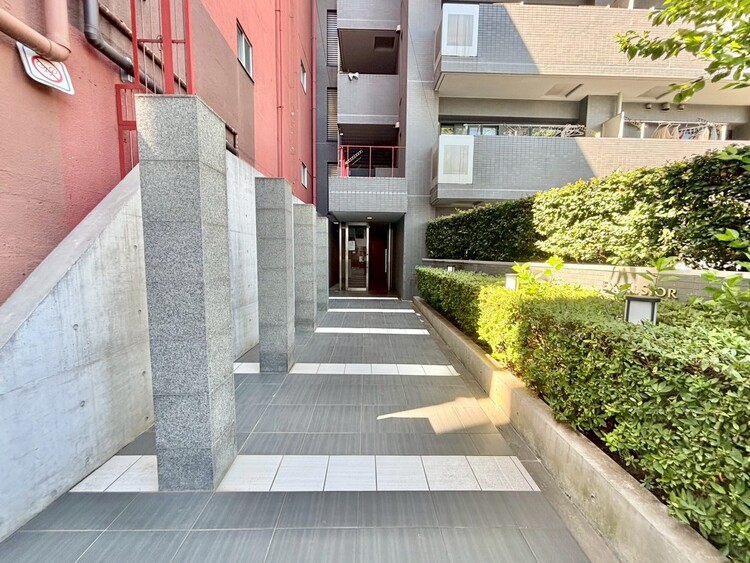 エントランス 外と内をつなぐエントランスは、まさに顔となる場所。