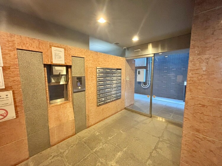 エントランス エントランスは、毎日の行き帰りで使う大事な空間です。