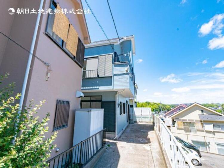 外観 家の良し悪しだけではなく周辺環境も重要なポイントとなります！ご案内時に周辺環境もご案内いたします！流行に左右されず将来にわたって価値が継続する佇まい！良好な住環境が保たれたエリアで新生活を過ごせます 