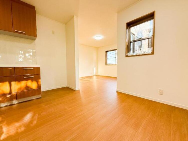 居間 お気軽にお問い合わせください。