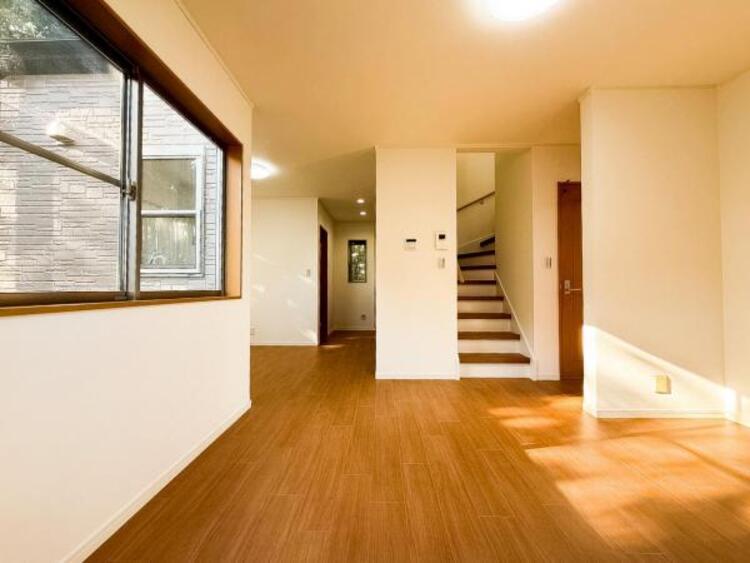 居間 お気軽にお問い合わせください。