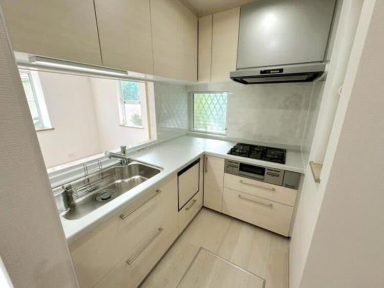 キッチン 手の届きやすいL字キッチンで、毎日のお料理が快適です