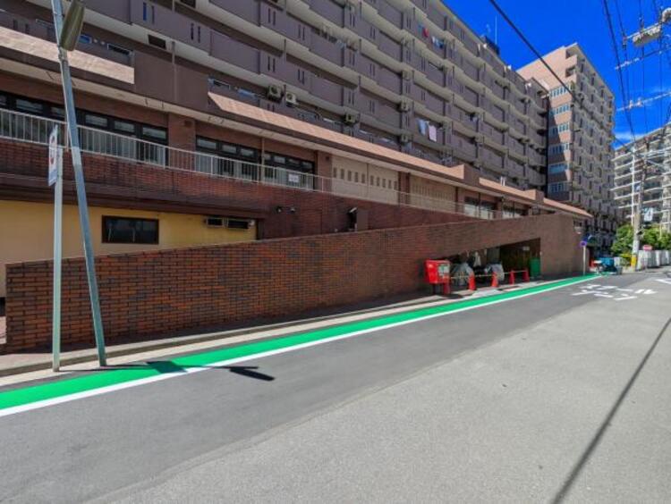 外観 住むほどに深まる愛着、使い込むほどに馴染む風合いを大切にしていただけるデザインに。周辺の利便性や豊かな住環境など立地面でも魅力が多く、今も、これからもずっとここで生活したい。そう思える住宅です。