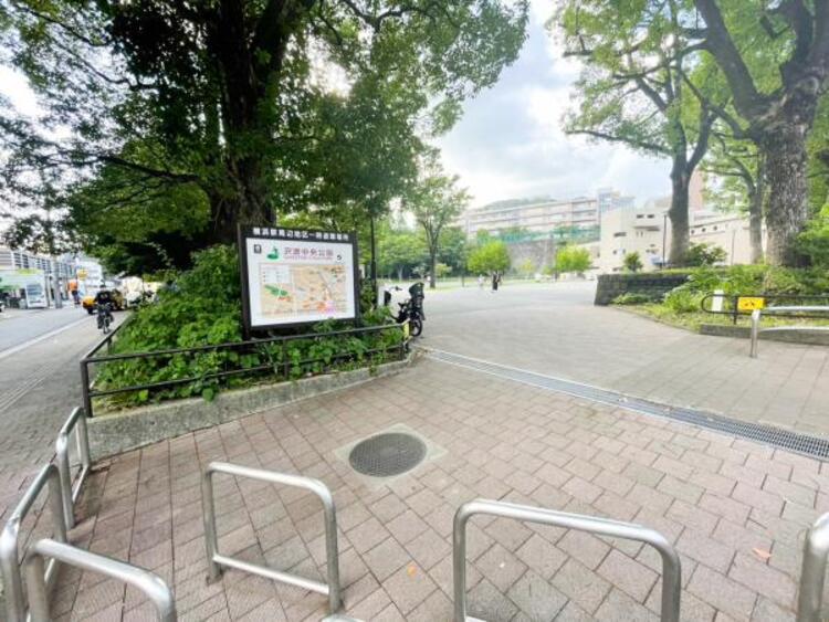 周辺 沢渡中央公園　30ｍ