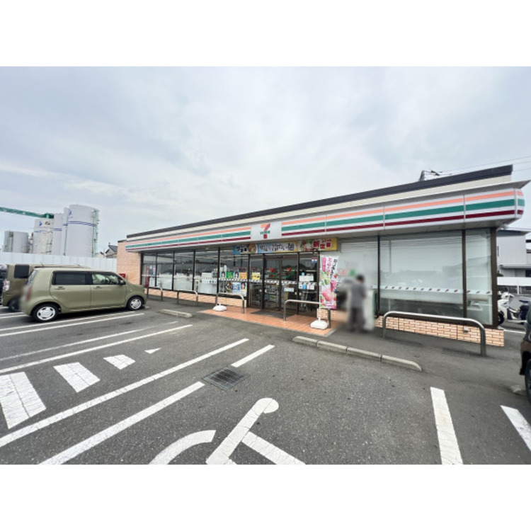 周辺 セブンイレブン(約810m)